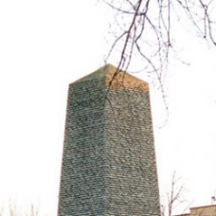 Meer dan een zuil: de ‘Obelisk’ op het Marnixplein