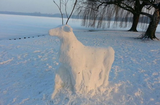 Sneeuwsculpturen in Kralingse bos