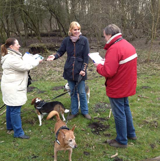 Voorlichting-honden-aanlijnen
