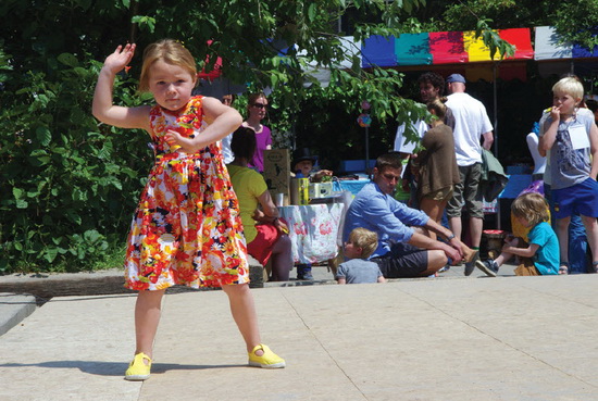 Dansend de zomer in