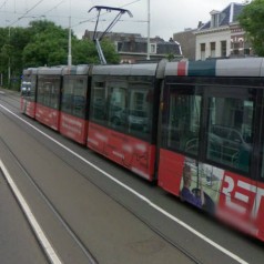 Vrouw aangereden door tram op Honingerdijk