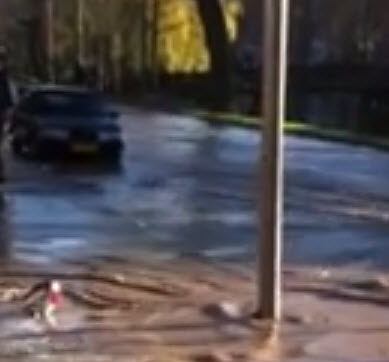 Meisje gered uit sinkhole Noordsingel