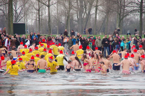 Nieuwjaarsduik kralingseplas 2015