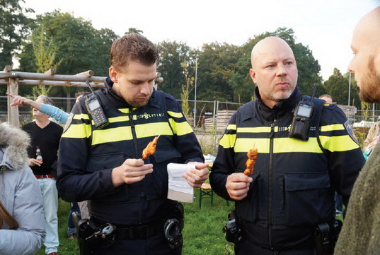 Buurtbarbecue op het Crooswijkerzand