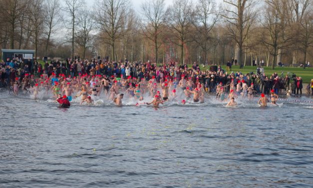 Foto’s nieuwjaarsduik 2016 Kralingse Plas