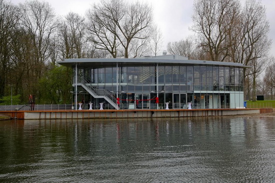 Boathouse 02 - Bill de Kimpe web