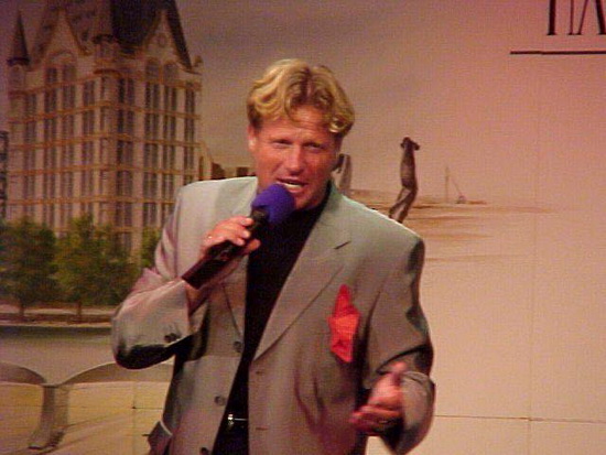 Hans Somers met Typisch Rotterdams in de Romeynshof