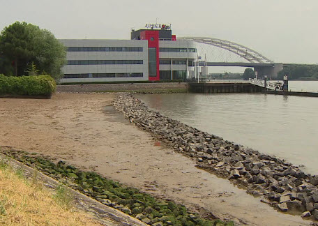 De Esch vecht voor zijn strandje