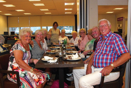 Eten, live muziek en dansen in Crooswijk