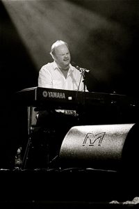 paul-field-piano