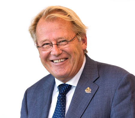 Commissaris Smit in Nieuwjaarsrede: “Filters van rede en verstand zijn verstopt”