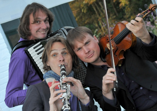 Trio C tot de Derde speelt Klezmer muziek bij Pro Rege