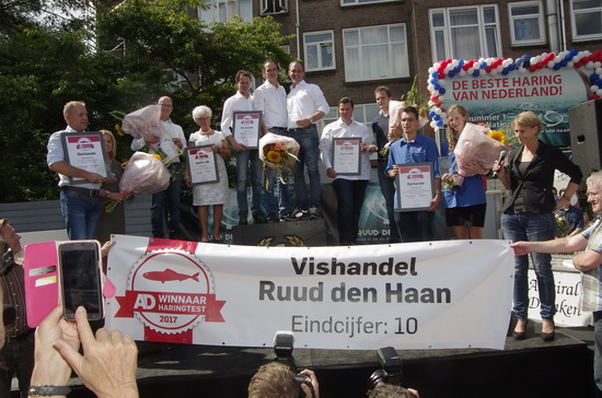 Vishandel Ruud den Haan winnaar Haringtest 2017