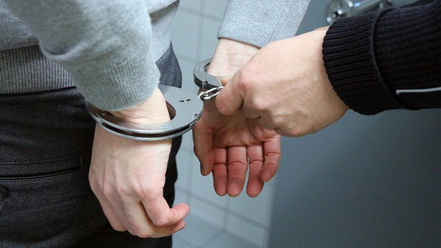 Man vast na dubbele overval COOP Oostzeedijk