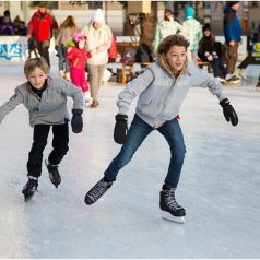 Kerstmarkt en schaatsbaan voor Crooswijk