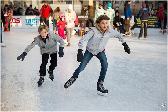 Kerstmarkt en schaatsbaan voor Crooswijk