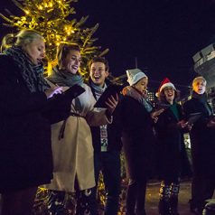 Kerstmarkt bij de kerstboom