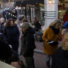 Bier, Miep Kalle en worstenbroodjes bij Kerstmarkt Boulevard Kralingen 2017