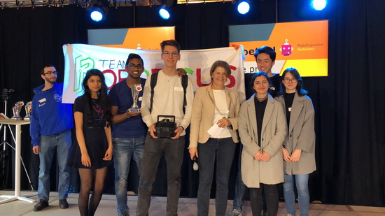 Team Roboticus van Lyceum Kralingen beste van Nederland op het NK Robotics!