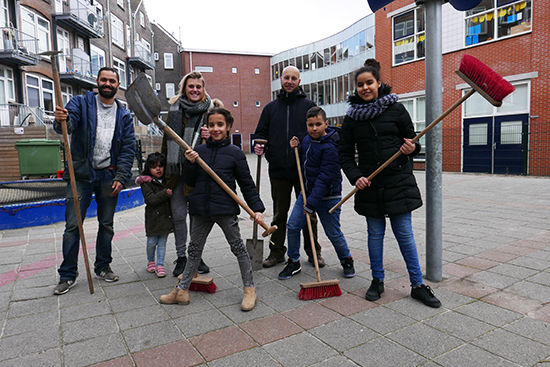 Leerlingen Talmaschool zetten schoolplein op z’n kop
