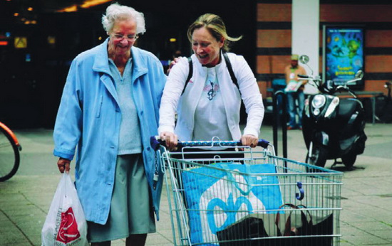 ON THE JOB koppelt zorg-vragende ouderen en werkzoekende vrouwen aan elkaar