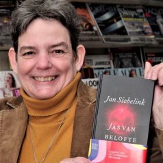 Lectuurwinkel Veenstra: tijdelijke verhuizing en boekenweek