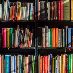 Bekijk de VPRO-serie ‘Naar de bibliotheek’ in de Boekenweek