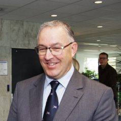 Bloemlezing wereldpoëzie van burgemeester Aboutaleb