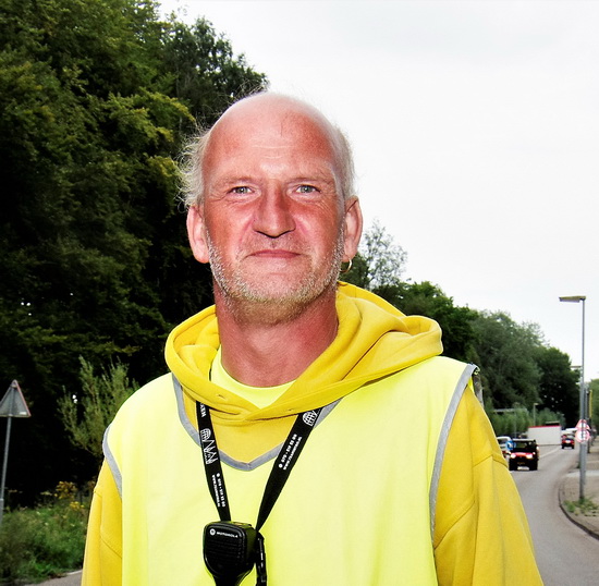 ‘Ik lag op de motorkap’