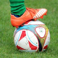 Jonge voetballers uit Rotterdam strijden in Barcelona om felbegeerde wereldtitel Danone Nations Cup