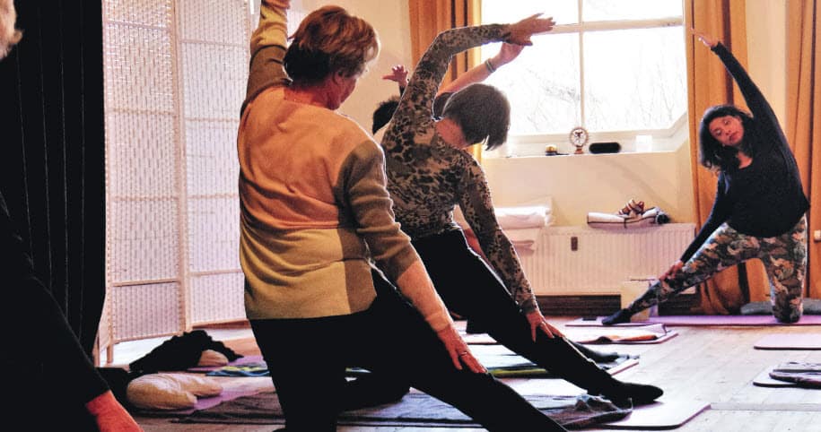 Yogalessen bij Yoga & Welzijn voor volwassenen en senioren in Kralingen