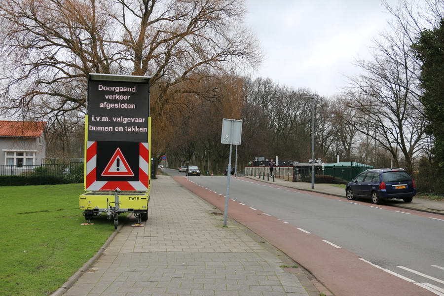 Gemeentelijke begraafplaatsen en Kralingse Bos zondag nog gesloten