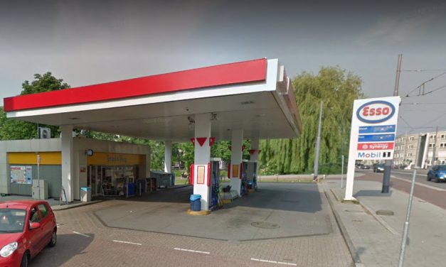 Man gestoken tijdens ruzie bij tankstation Vredenoordkade