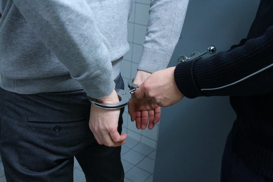 Rotterdammer (38) aangehouden voor vier overvallen