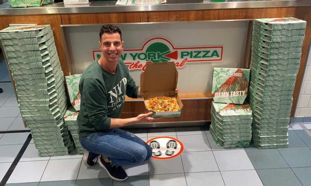 New York Pizza Alexandrium geeft pizza’s weg aan mensen die het nodig hebben