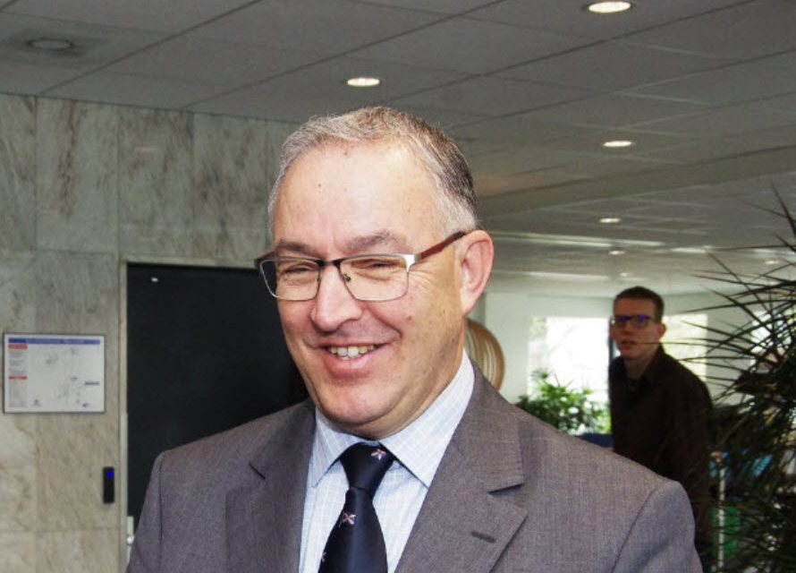 In groep de straat op nu echt voorbij, Aboutaleb tekent noodverordening