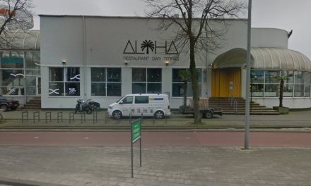 Agenten sturen groep weg van parkeerplaats Maasboulevard