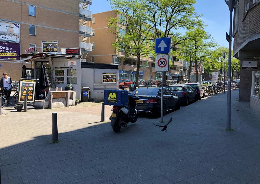 Vrouw overvalt supermarkt Voorschoterlaan