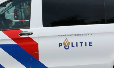 Man in nek gestoken in Rotterdam-Rubroek