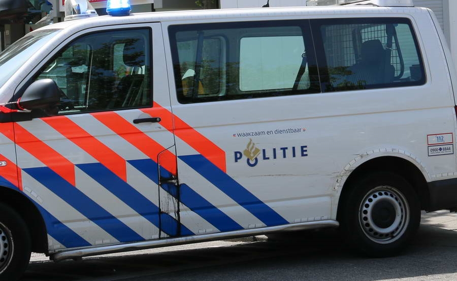 Zeventienjarige jongen aangehouden na waarschuwingsschot Oostzeedijk