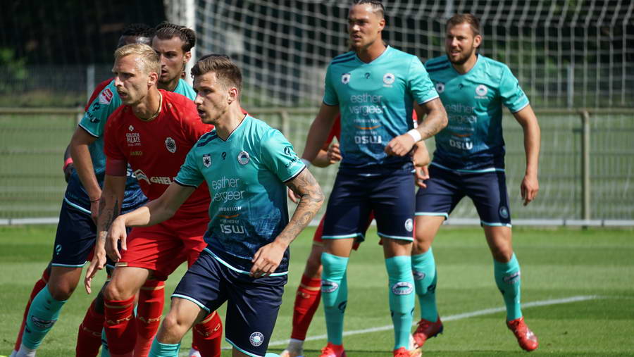 Voorbereiding van Excelsior Rotterdam op het nieuwe seizoen in volle gang