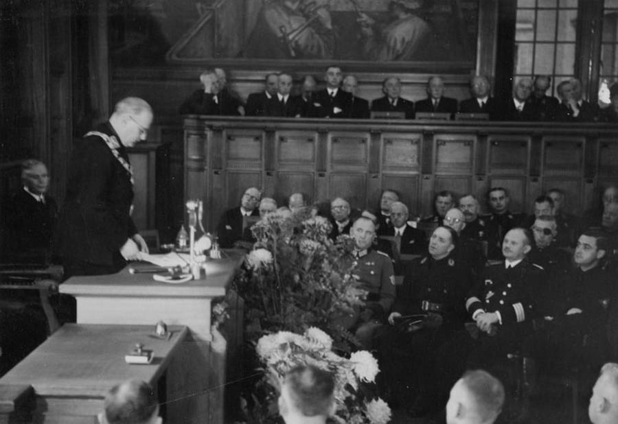 Sterker door Strijd, 100 jaar lokale democratie in de raadzaal
