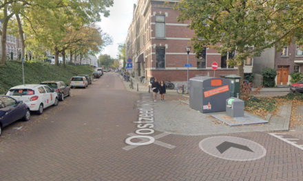 Studenten bekogelen agenten die optreden tegen illegaal huisfeest in Kralingen