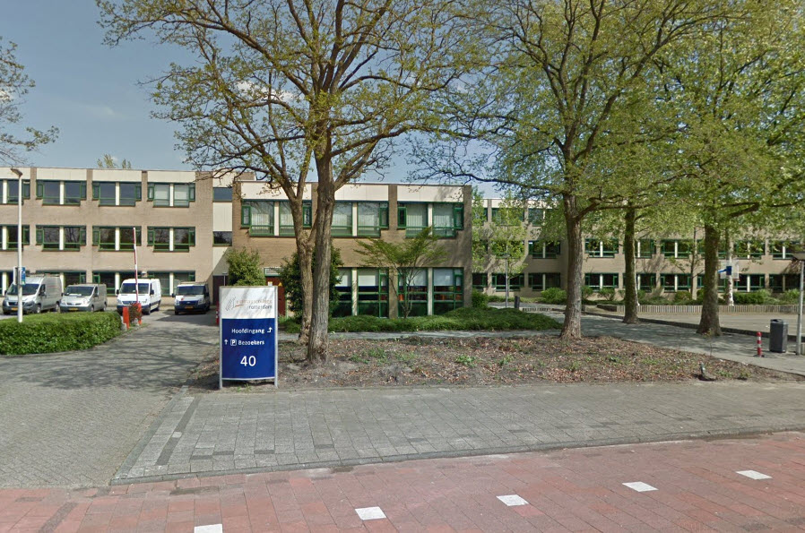 Rotterdamse docent bedreigd om spotprent; politie neemt maatregelen