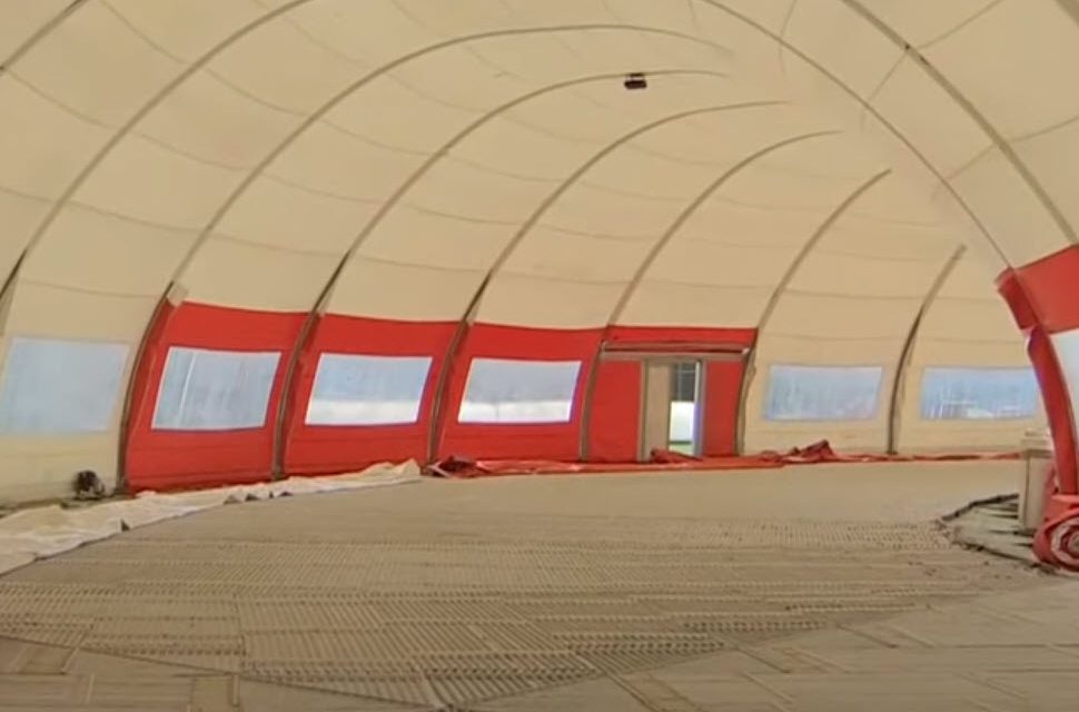 Schaatsbaan Rotterdam breekt tent af: ‘Het seizoen heeft maar zestien dagen geduurd’