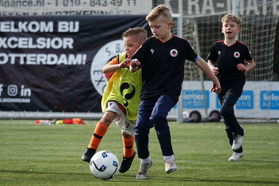 Excelsior Voetbaldagen voor jongens en meiden in meivakantie bij Sportclub Excelsior en XerxesDZB