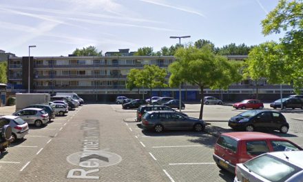 Tiener in ’t Lage Land met groot keukenmes in zijn zij gestoken