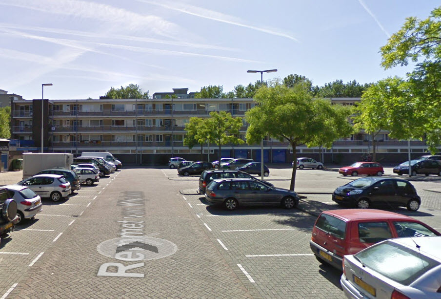 Tiener in ’t Lage Land met groot keukenmes in zijn zij gestoken