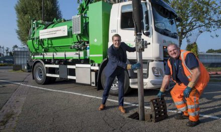 Wereldprimeur: Eerste kolkenzuiger op waterstof rijdt vanaf nu in Rotterdam