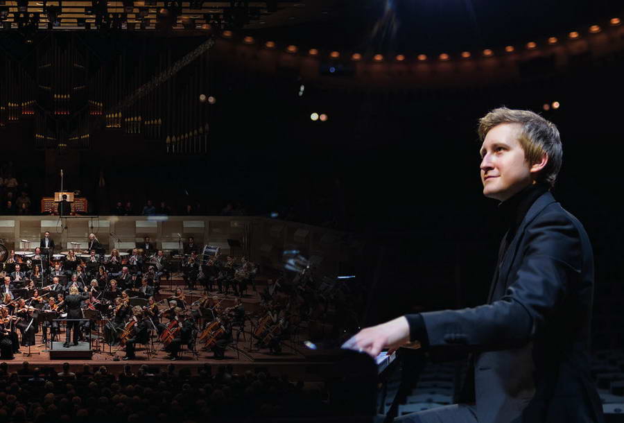 MEESTERPIANIST DMITRY MASLEEV SOLEERT IN ROTTERDAM EN DEN HAAG